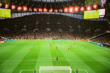 倘若梅西身披西班牙战袍出征，世界冠军奖杯会增添几座？（配图示意）